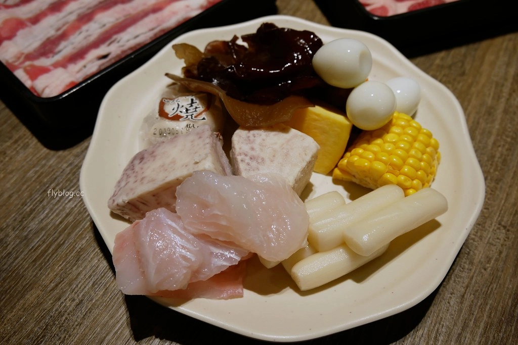 但馬屋涮涮鍋｜台中三井Outlet美食，日本黑毛和牛吃到飽在台第一間分店，日本百年歷史涮涮鍋、壽喜燒連鎖店 @飛天璇的口袋