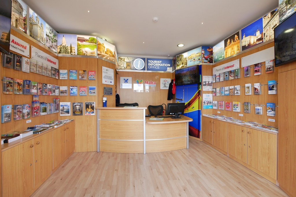 馬爾他 Malta｜馬爾薩什洛克 Marsaxlokk．五彩繽紛的小漁村，如油畫般的唯美浪漫 @飛天璇的口袋