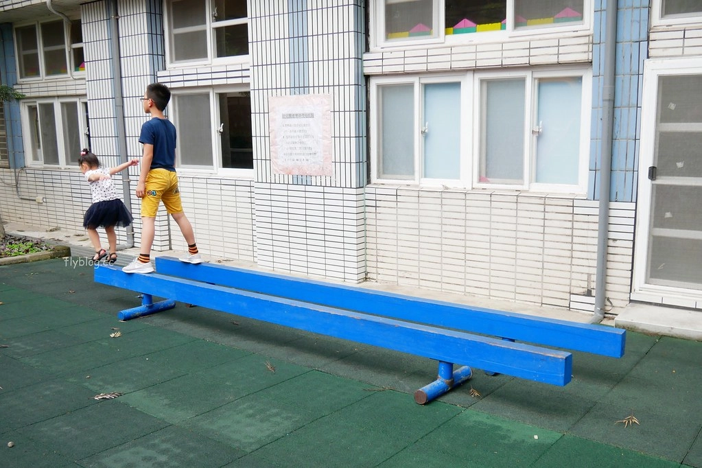 清水國小日式宿舍群｜欣賞和洋折衷建築之美，全台第一座校園古蹟，還有附設遊樂場可以遛小孩 @飛天璇的口袋