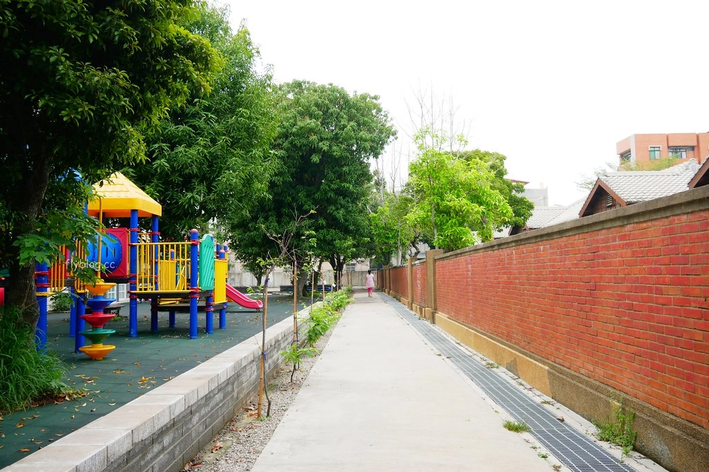 清水國小日式宿舍群｜欣賞和洋折衷建築之美，全台第一座校園古蹟，還有附設遊樂場可以遛小孩 @飛天璇的口袋