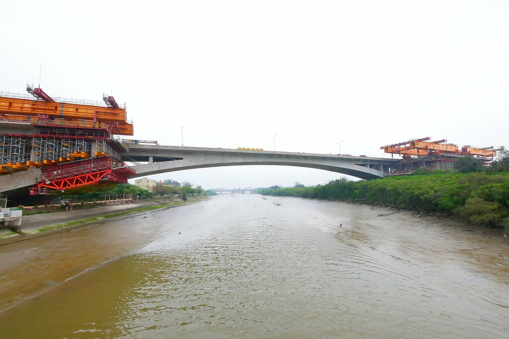 【新竹新豐】新豐紅樹林綠色步道：兼具休閒與觀光的生態保護區，走在被大自然包圍的綠色小隧道 @飛天璇的口袋