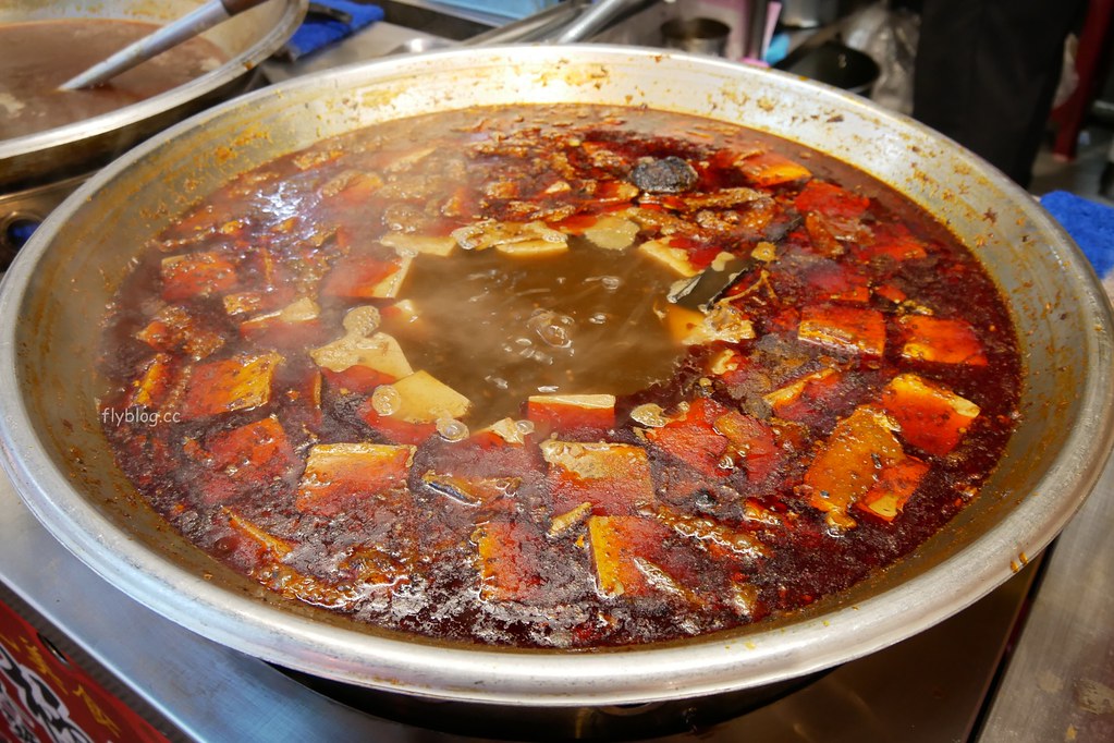 I PLAZA．愛廣場┃台中北區：集聚台中多家最潮的打卡名店，一中商圈愛廣場美食小吃懶人包 @飛天璇的口袋