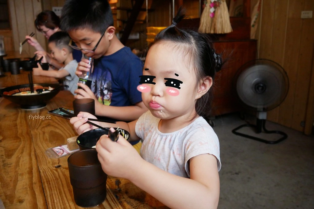 南投草屯｜麵五三屋台拉麵，超隱密的草屯田野拉麵店傳奇，披薩是必點隱藏版美食 @飛天璇的口袋