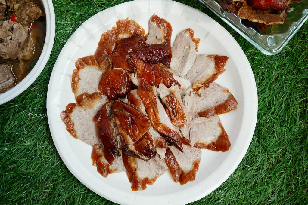 台中西屯｜村松烤鴨．片鴨、鹽酥鴨、炒鴨架一鴨三吃，超人氣外帶烤鴨想吃要先預約 @飛天璇的口袋