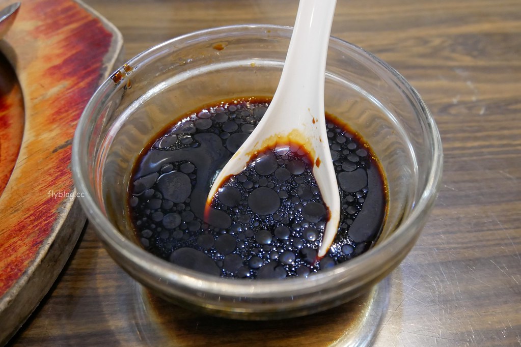 台中北屯｜龍莊烤乳豬庭園美食．大坑山區美食餐廳，臘味煲仔飯、烤乳豬、烤肥鵝、燒肥鵝合菜辦桌料理 @飛天璇的口袋