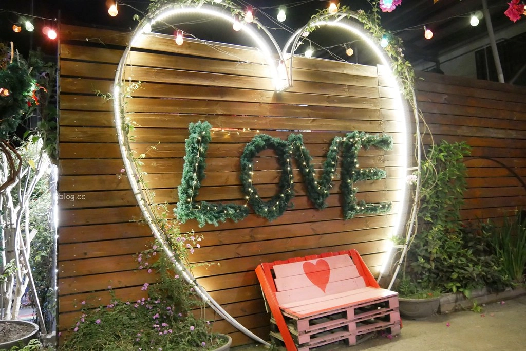 【台中東勢】里趣咖啡 Niki，柳暗花明又一村的咖啡館，IG拍照親子旅遊的好地方 @飛天璇的口袋