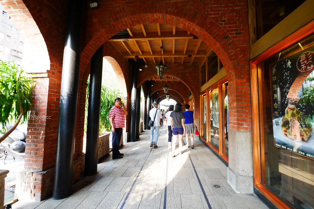 台中中區｜宮原眼科，觀光客台中必朝聖，充滿歷史風味的歷史建築，眼科也賣冰淇淋 @飛天璇的口袋