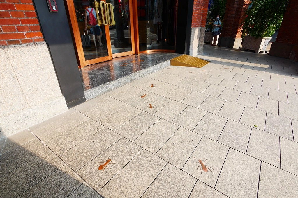 台中中區｜宮原眼科，觀光客台中必朝聖，充滿歷史風味的歷史建築，眼科也賣冰淇淋 @飛天璇的口袋