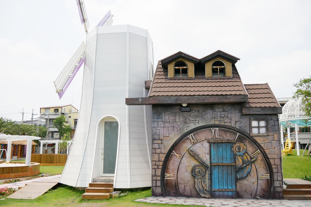 琉璃仙境｜員林超夯拍照景點琉璃仙境，魔戒哈比村、峇里島風餐廳、哥德式教堂、希臘式建築、沙坑大草皮 @飛天璇的口袋