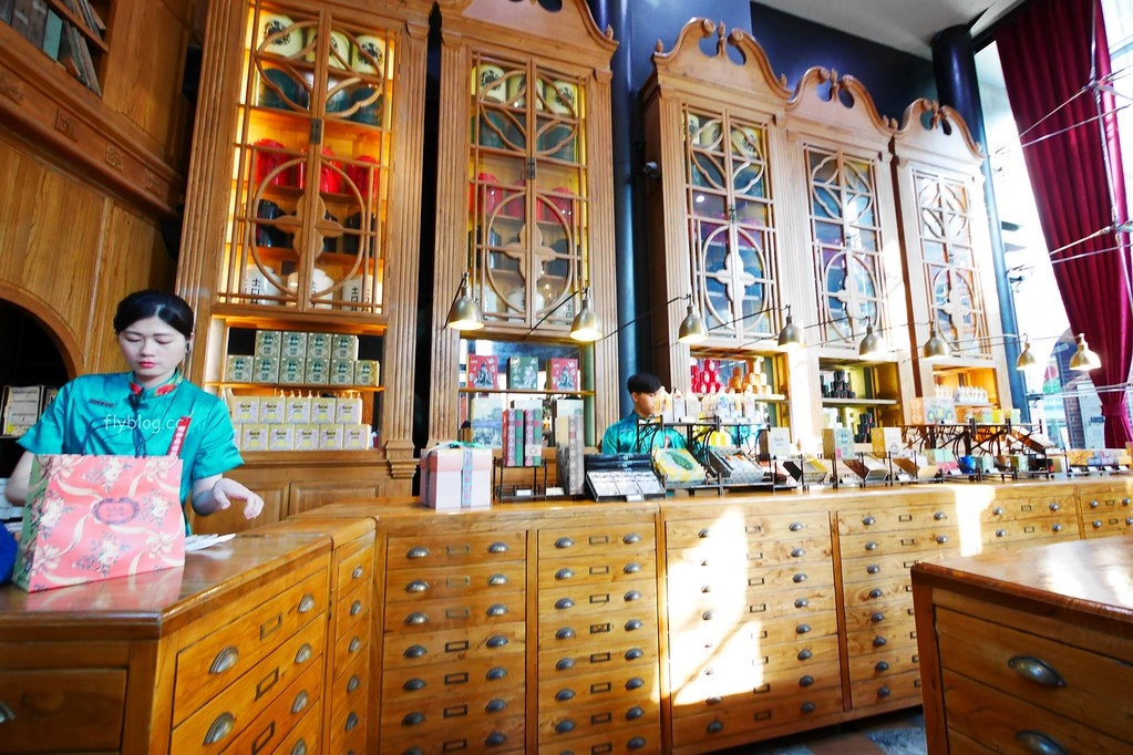 台中中區｜宮原眼科，觀光客台中必朝聖，充滿歷史風味的歷史建築，眼科也賣冰淇淋 @飛天璇的口袋