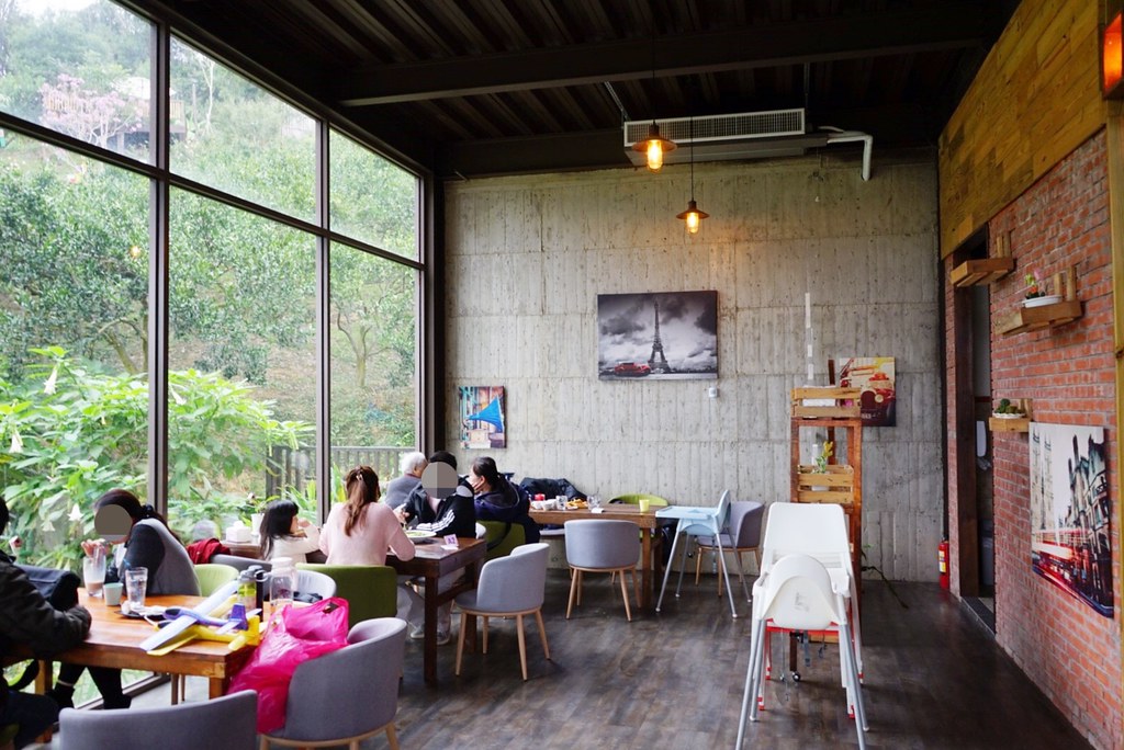 苗栗頭屋｜橙香森林．森林裡面的浪漫玻璃屋，有大片草原和橙香隧道 @飛天璇的口袋