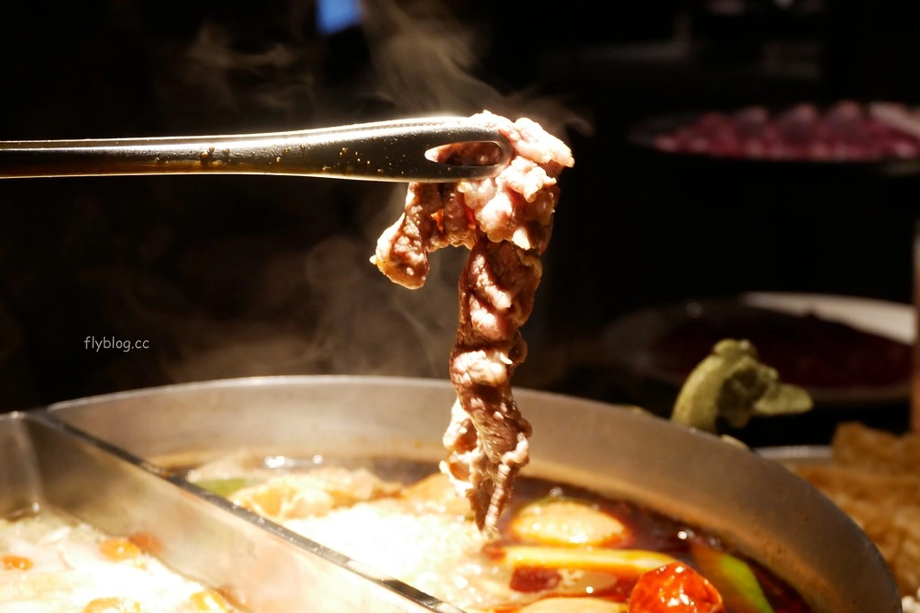 台中南屯｜老常在麻辣火鍋．輕井澤集團麻辣火鍋，鍋底吃不完還可以打包 @飛天璇的口袋