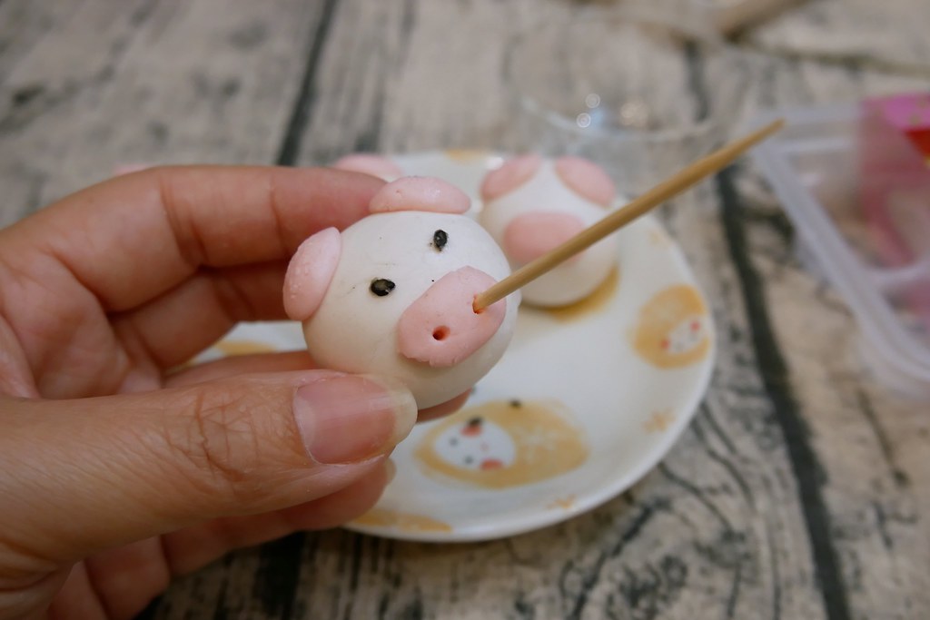 可愛的小豬湯圓DIY做法｜冬至、元宵節就該全家一起吃湯圓，「小豬湯圓食譜」享受親子樂趣 @飛天璇的口袋
