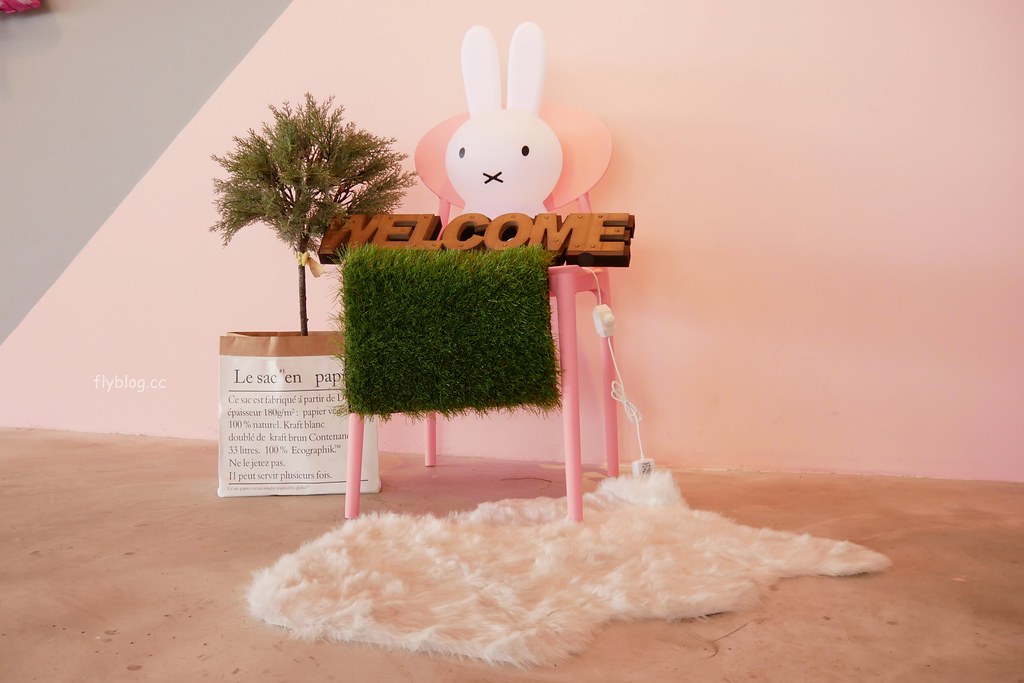 大坑情人橋全家便利商店┃台中旅遊：充滿粉紅色浪漫風情的新IG打卡聖地~粉紅盪秋千、旋轉木馬、網美拍照牆、可愛佩佩豬 @飛天璇的口袋