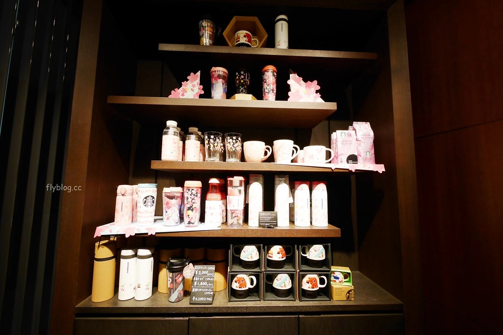 日本京都｜二年坂星巴克．全球唯一有榻榻米座椅的星巴克，京都二年坂ヤサカ茶屋店 @飛天璇的口袋
