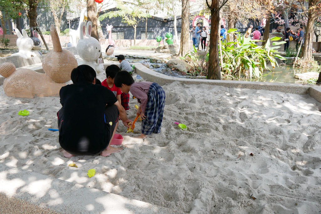 板陶窯交趾剪黏工藝園區：超療癒又童趣的親子旅遊景點~貓咪車站、沙坑、溜滑梯、手作DIY @飛天璇的口袋