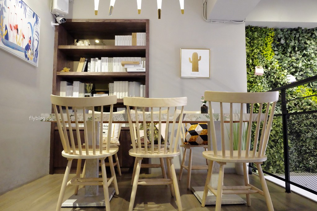 PIEPAI Cafe┃桃園美食：超夢幻網美咖啡館，桃園IG打卡名店，甜點夢幻又好拍，寵物友善餐廳 @飛天璇的口袋