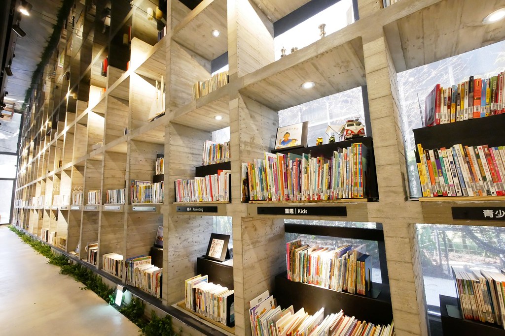 樂樂書屋：唯美的落羽松落森林書房，讓二手書找到下一個主人，平日$150元假日$200元免費看整天 @飛天璇的口袋