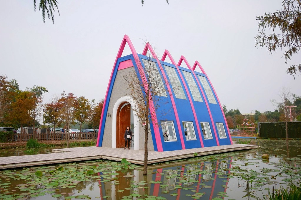 雲林古坑｜古坑珍．粉紅城堡．水漾森林教堂：充滿浪漫氛圍的童話森林~粉紅城堡、大草原、彩虹步道、水漾森林，情侶約會和親子旅遊的好地方 @飛天璇的口袋