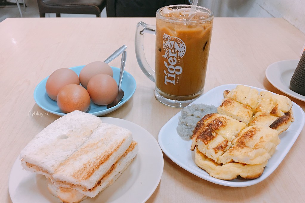 東亞餐室┃新加坡美食：獅城必吃咖椰吐司，傳承到第四代的美食餐廳，連在地人都推薦 @飛天璇的口袋