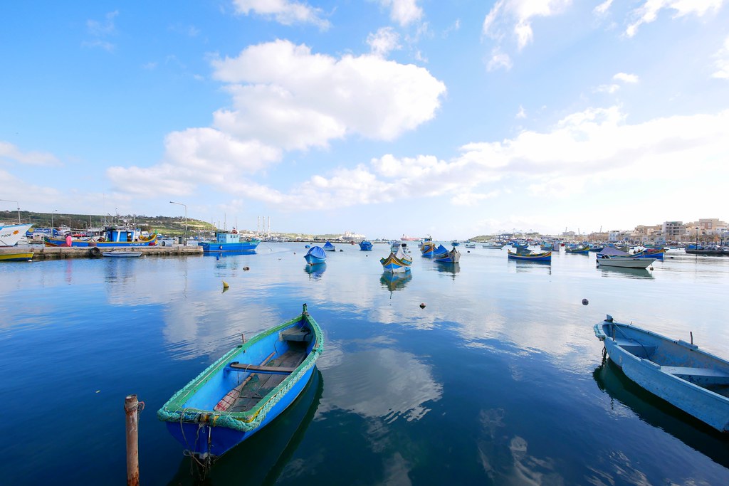 馬爾他 Malta｜馬爾薩什洛克 Marsaxlokk．五彩繽紛的小漁村，如油畫般的唯美浪漫 @飛天璇的口袋