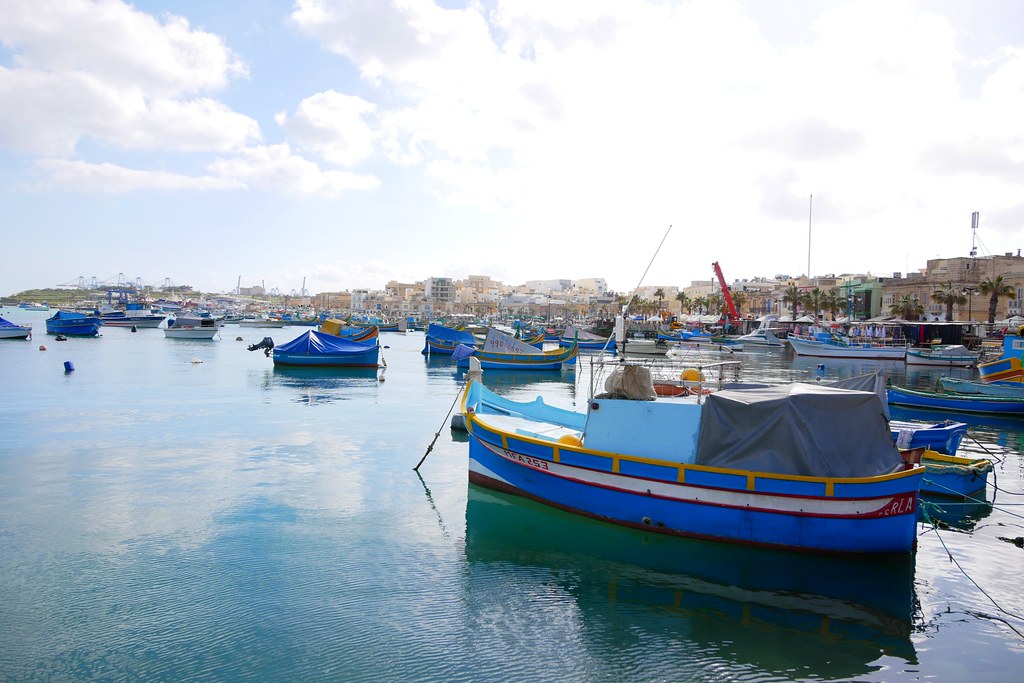 馬爾他 Malta｜馬爾薩什洛克 Marsaxlokk．五彩繽紛的小漁村，如油畫般的唯美浪漫 @飛天璇的口袋