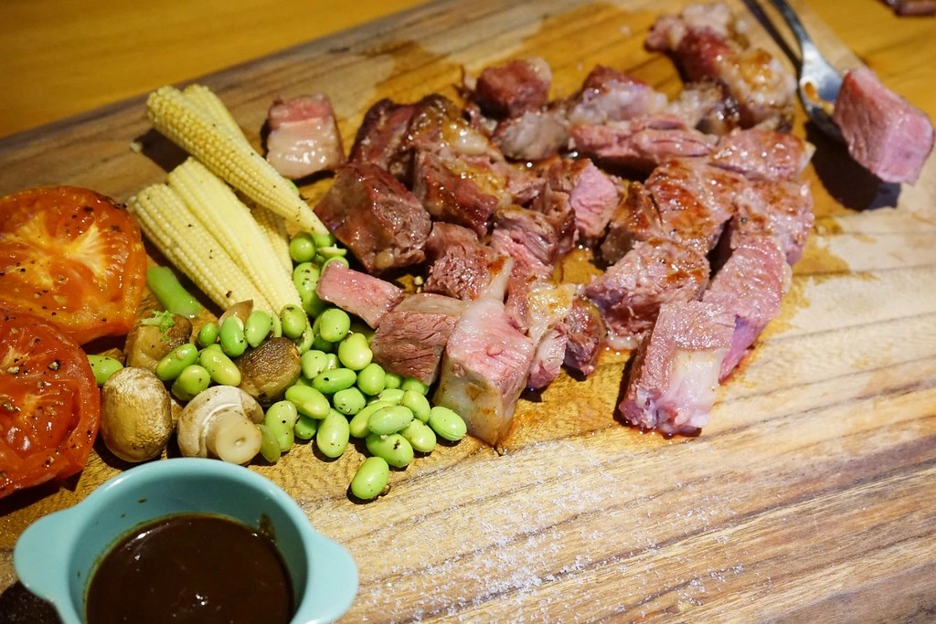 新竹香山｜Luau Pizza 柴寮披薩｜充滿異國風情的魔法小木屋，享受美食的同時又可以接觸大自然，新竹香山IG熱門打卡景點 @飛天璇的口袋