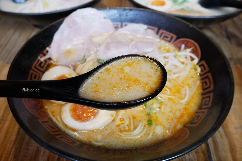 南投草屯｜麵五三屋台拉麵，超隱密的草屯田野拉麵店傳奇，披薩是必點隱藏版美食 @飛天璇的口袋