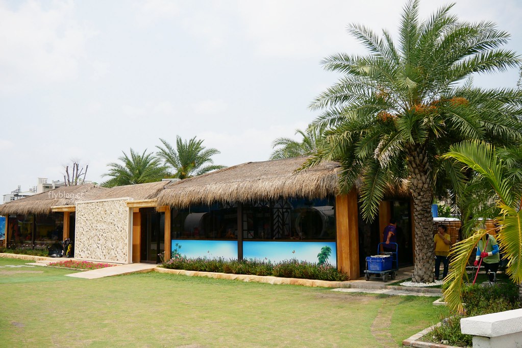 琉璃仙境｜員林超夯拍照景點琉璃仙境，魔戒哈比村、峇里島風餐廳、哥德式教堂、希臘式建築、沙坑大草皮 @飛天璇的口袋