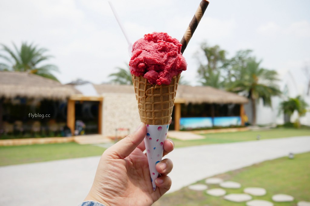 琉璃仙境｜員林超夯拍照景點琉璃仙境，魔戒哈比村、峇里島風餐廳、哥德式教堂、希臘式建築、沙坑大草皮 @飛天璇的口袋