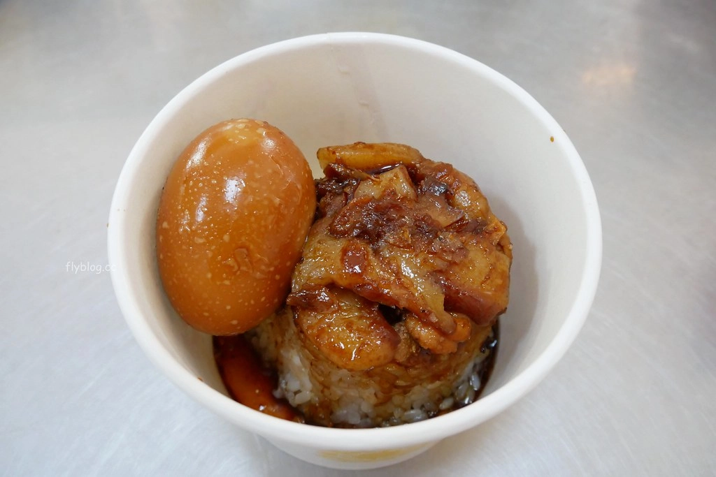 台中清水｜阿財米糕，在地飄香50個年頭的銅板美食，觀光客必吃的清水米糕 @飛天璇的口袋