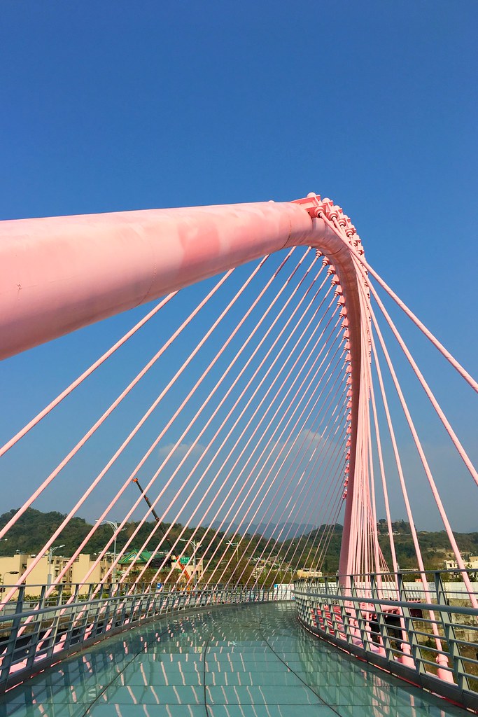 台中北屯大坑四座橋｜浪漫情人橋、大坑清新橋、藍天白雲橋、大坑單車橋，白天晚上都有不同的風采，台中旅遊景點推薦 @飛天璇的口袋