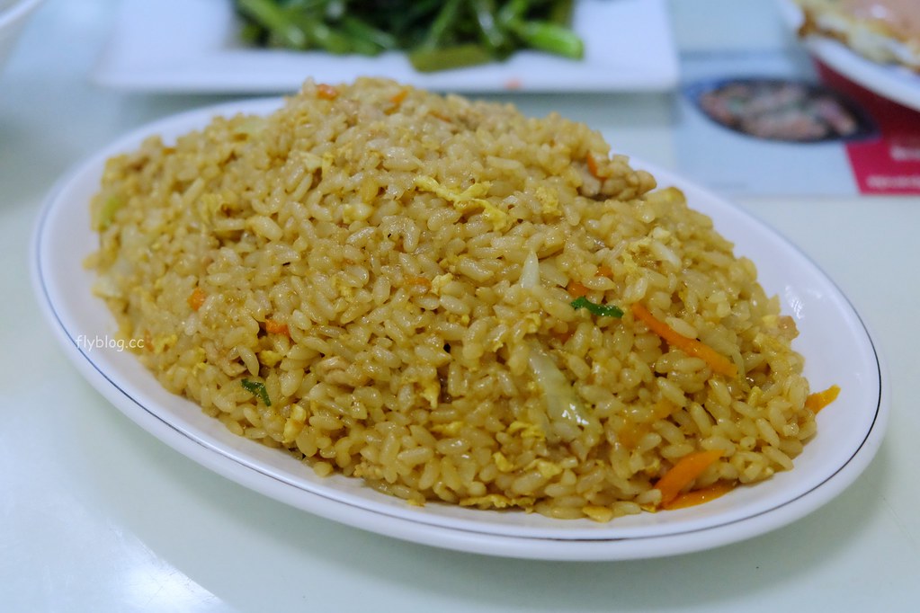 台中南區｜西濱炒飯．網路溫度計票選全台最好吃炒飯前十名，忠孝夜市老字號美食 @飛天璇的口袋