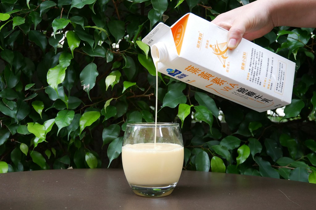 福樂葉黃素牛乳：維生素A+葉黃素=天天喝維持好眼光 @飛天璇的口袋