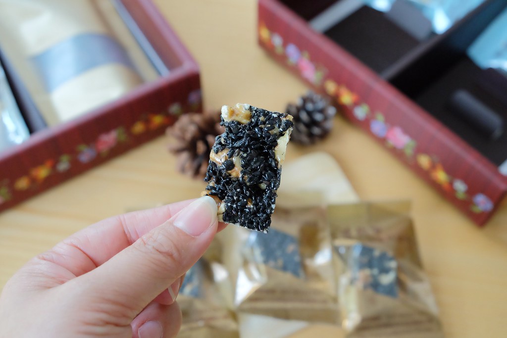 2019嚴選在地端午節人氣伴手禮：烤穀家烘焙坊伴手禮開箱文，低糖、低溫烘焙，又不添加防腐劑和色素，符合現代人養生的概念 @飛天璇的口袋