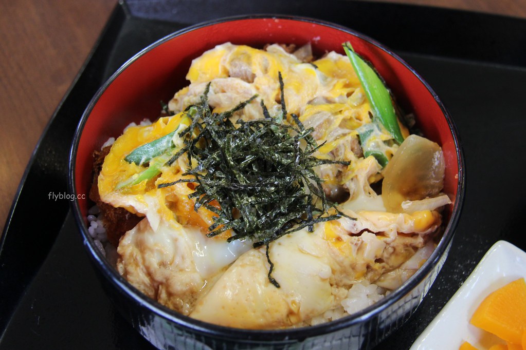 日本兵庫｜姬路城，日本第一大名城，雪白外觀又稱白鷺城(含交通方式、美食推薦、拍照地點) @飛天璇的口袋