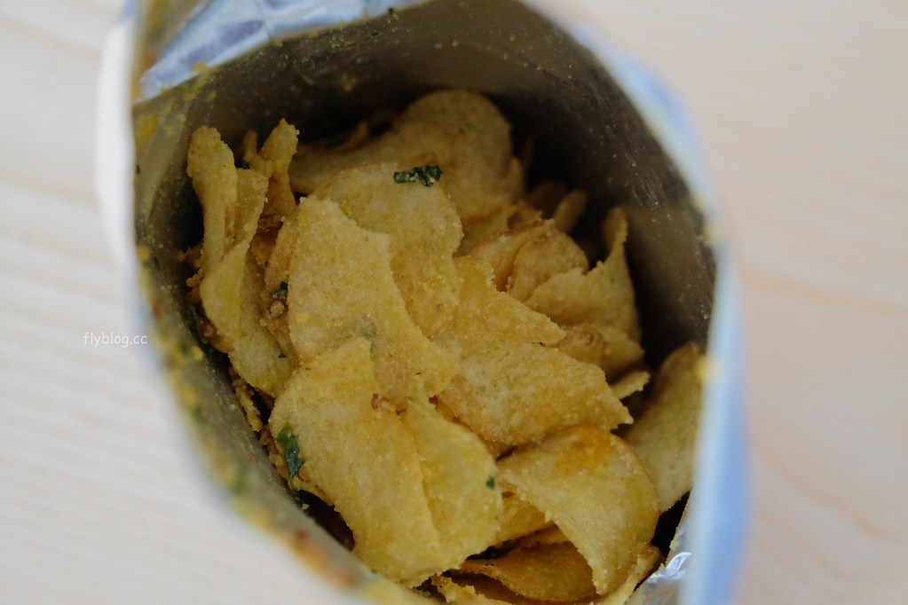 金鴨原創鹹蛋黃零食：新加坡米其林美食節指定零食 X 新加坡必買伴手禮推薦~台灣也買得到了！ @飛天璇的口袋