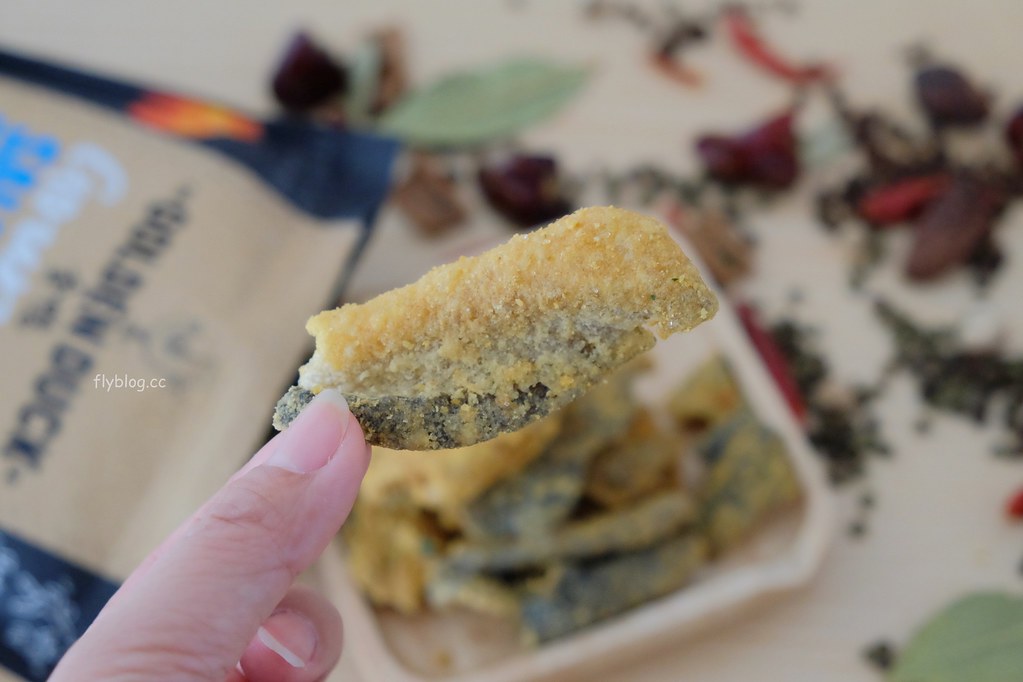 金鴨原創鹹蛋黃零食：新加坡米其林美食節指定零食 X 新加坡必買伴手禮推薦~台灣也買得到了！ @飛天璇的口袋