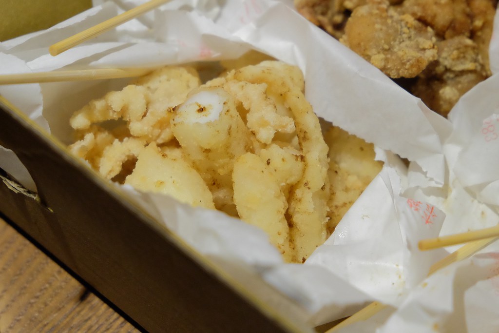 【嘉義西區】桃城雞排，嘉義超吸睛的炸全雞，老宅文青新風貌，傳承18年的桃城雞排 @飛天璇的口袋