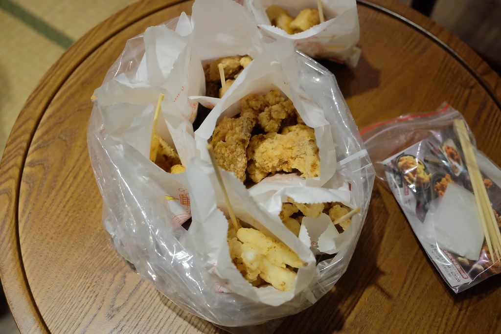 【嘉義西區】桃城雞排，嘉義超吸睛的炸全雞，老宅文青新風貌，傳承18年的桃城雞排 @飛天璇的口袋