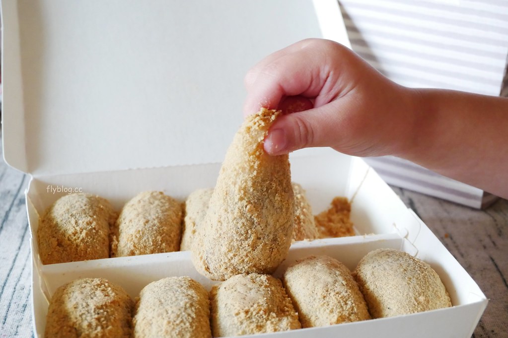 台中南區｜洪記草屯麻糬．50年老字號古早味，忠孝夜市隱藏版麻糬 @飛天璇的口袋