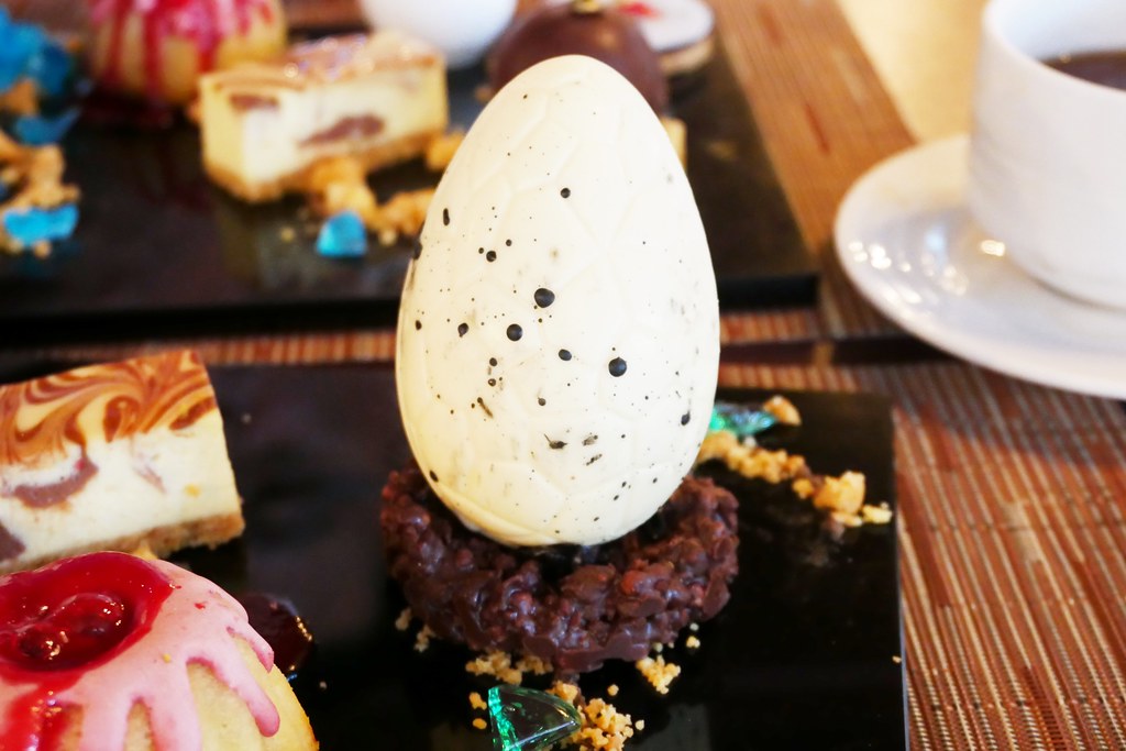 亞都麗緻大飯店巴賽麗廳｜暑假瘋科幻下午茶！地心歷險記華麗啟程 X 主廚冰島鹹點探索北國美味 X 造型甜點共譜文學瑰麗篇章 @飛天璇的口袋