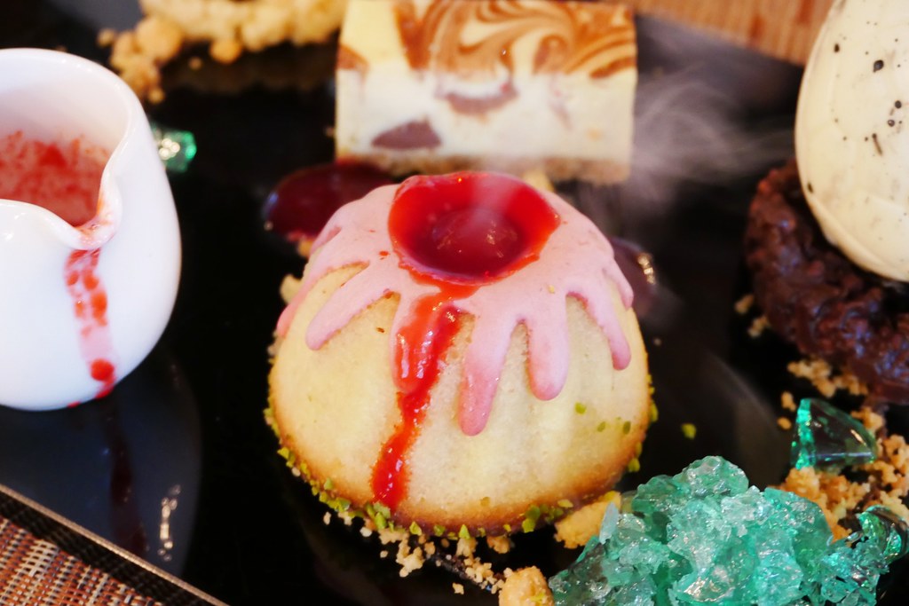 亞都麗緻大飯店巴賽麗廳｜暑假瘋科幻下午茶！地心歷險記華麗啟程 X 主廚冰島鹹點探索北國美味 X 造型甜點共譜文學瑰麗篇章 @飛天璇的口袋