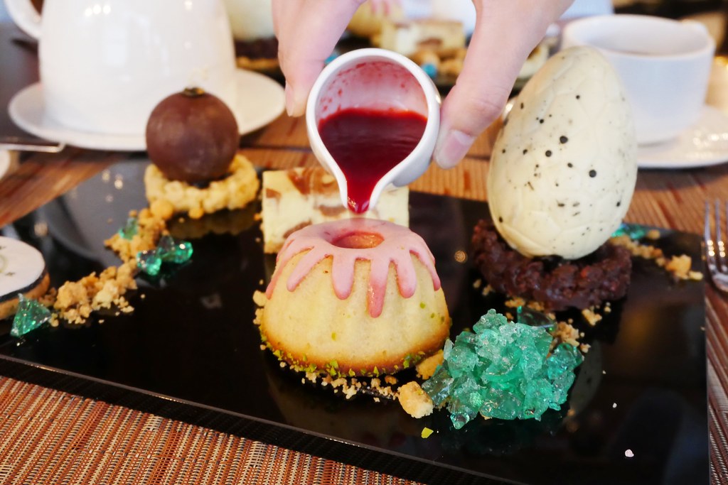 亞都麗緻大飯店巴賽麗廳｜暑假瘋科幻下午茶！地心歷險記華麗啟程 X 主廚冰島鹹點探索北國美味 X 造型甜點共譜文學瑰麗篇章 @飛天璇的口袋