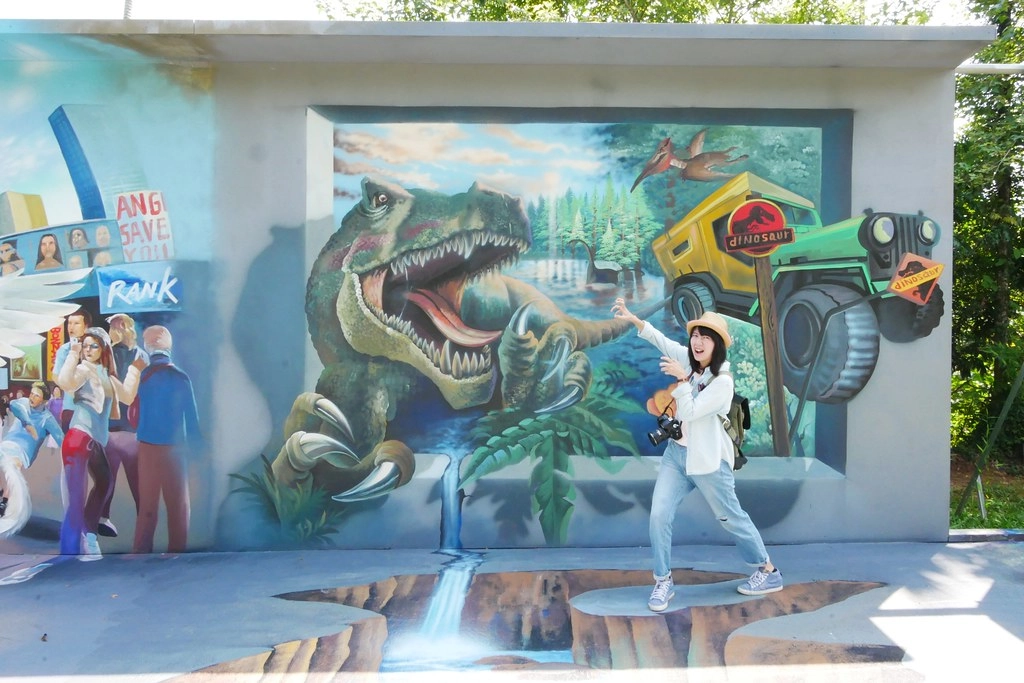 竹山海盜村景觀彩繪園區｜走進童話世界，3D童話彩繪牆、夢幻旋轉木馬 、 二樓高海盜船、氣墊溜滑梯 @飛天璇的口袋