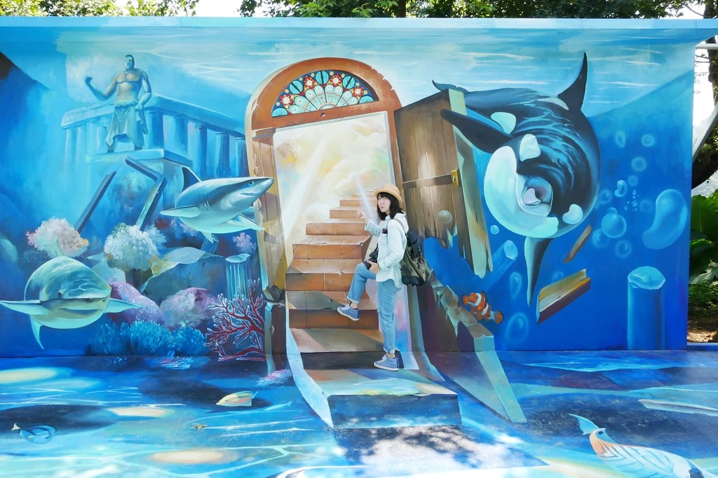 竹山海盜村景觀彩繪園區｜走進童話世界，3D童話彩繪牆、夢幻旋轉木馬 、 二樓高海盜船、氣墊溜滑梯 @飛天璇的口袋