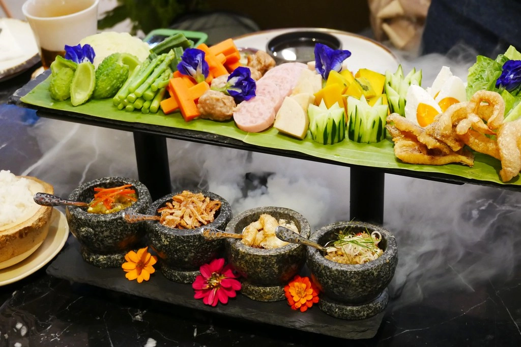 泰國曼谷｜Divana Signature Cafe．餘煙裊裊森林系貴婦下午茶，曼谷Central World百貨一樓 @飛天璇的口袋