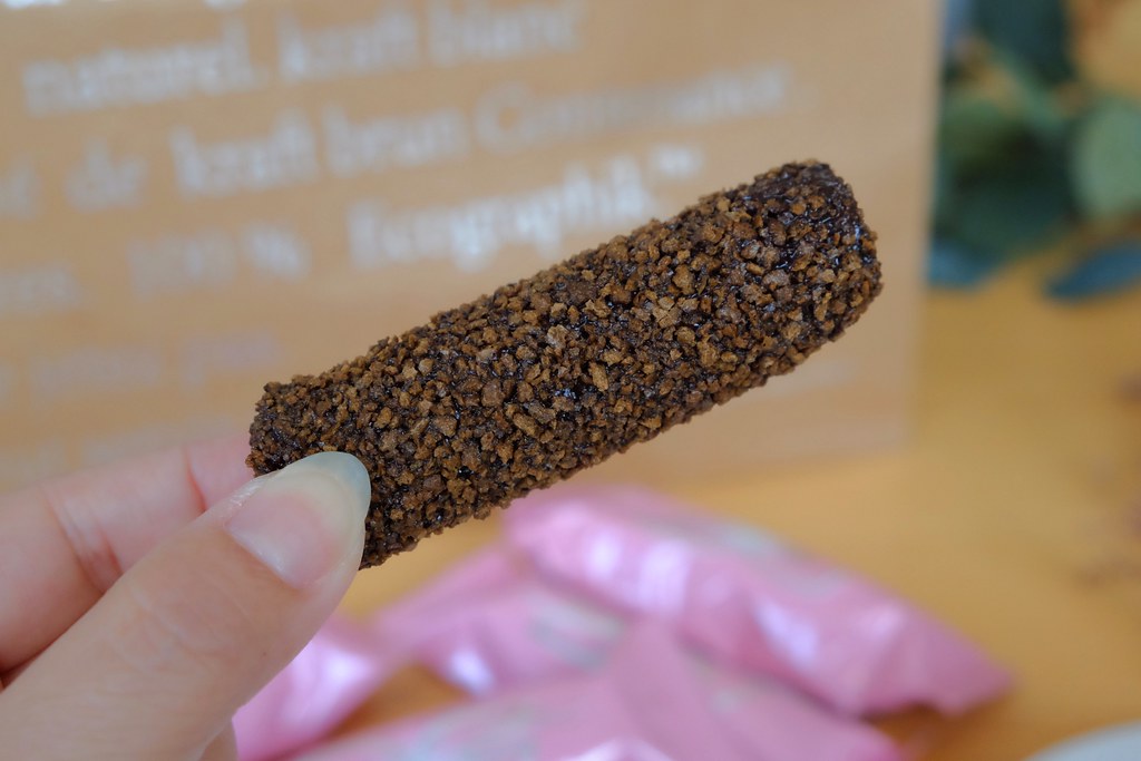 超夯美食推薦！乖乖5G米風暴 X 一米特巧克力酥片~臺灣米另類新吃法，吃零食也可以無負擔 @飛天璇的口袋