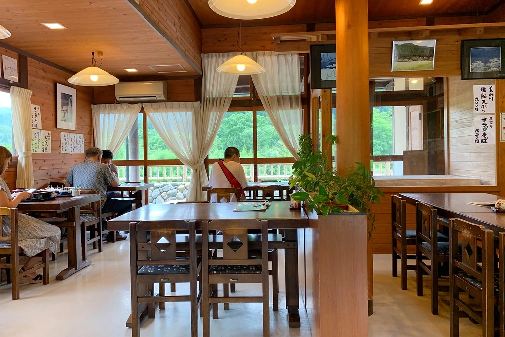 日本京都｜美山町一日遊．日本三大茅葺部落之一，絕世脫塵的美麗部落，京都到美山町交通方式 @飛天璇的口袋