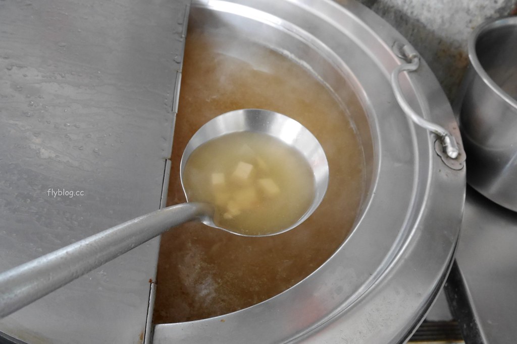 台中北屯｜丫忠炸粿．進化北路北屯國小旁炸粿，就在北屯市場對面 @飛天璇的口袋